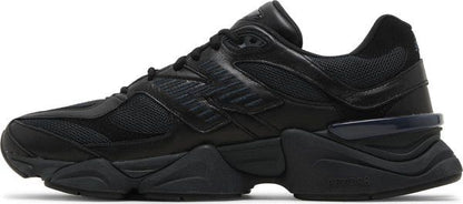 9060 Triple Black Suede