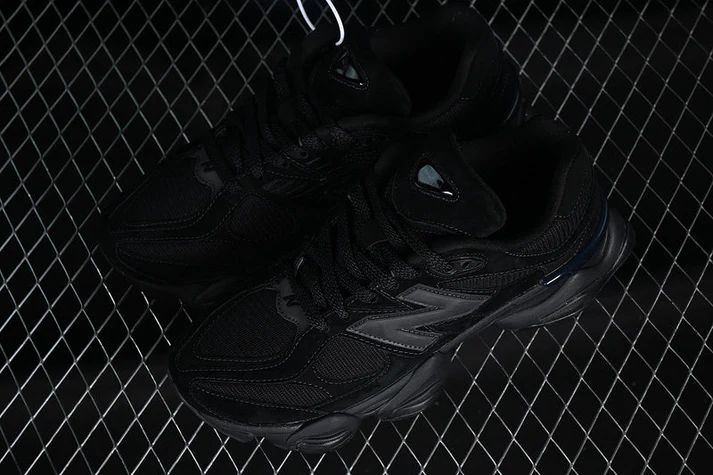 9060 Triple Black Suede