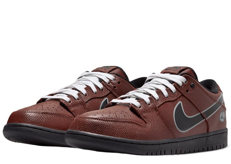 Nike SB Dunk Low Limosine Skateboards